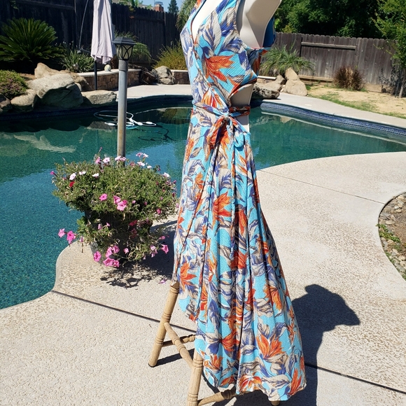 Lulu's Maxi Dress Wrap Tropical Ret $119🌺 - Picture 7 of 11